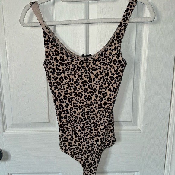 Leopard/cheetah print bodysuit from Dynamite - Picture 4 of 12